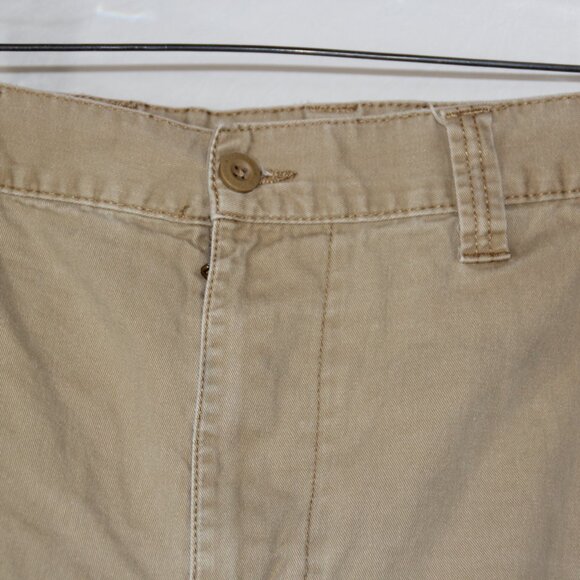 U.S. Polo Assn Men's size 48W Cargo Shorts Large Pockets Tan Khaki 90s - Picture 2 of 11